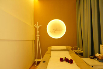 深圳光明区日式指压的寂静美学：在按压中听见雪落的声音